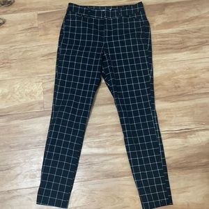 Old navy Pixie high rise secret slim pockets black and white pants checkered